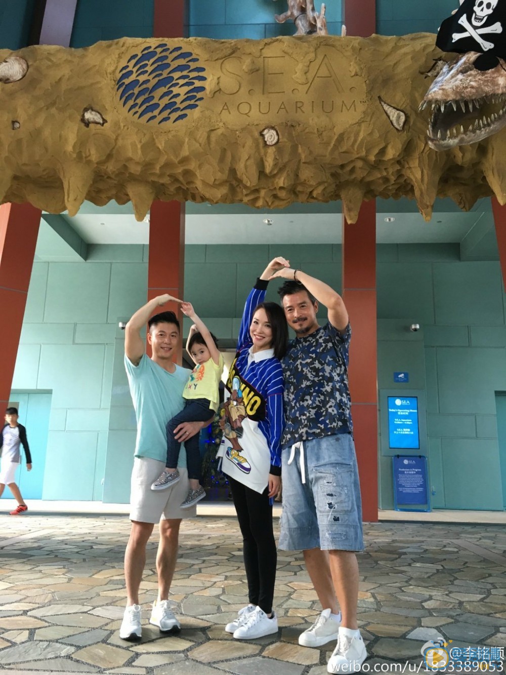 李铭顺全家福 李铭顺高清写真_李铭顺高清剧照