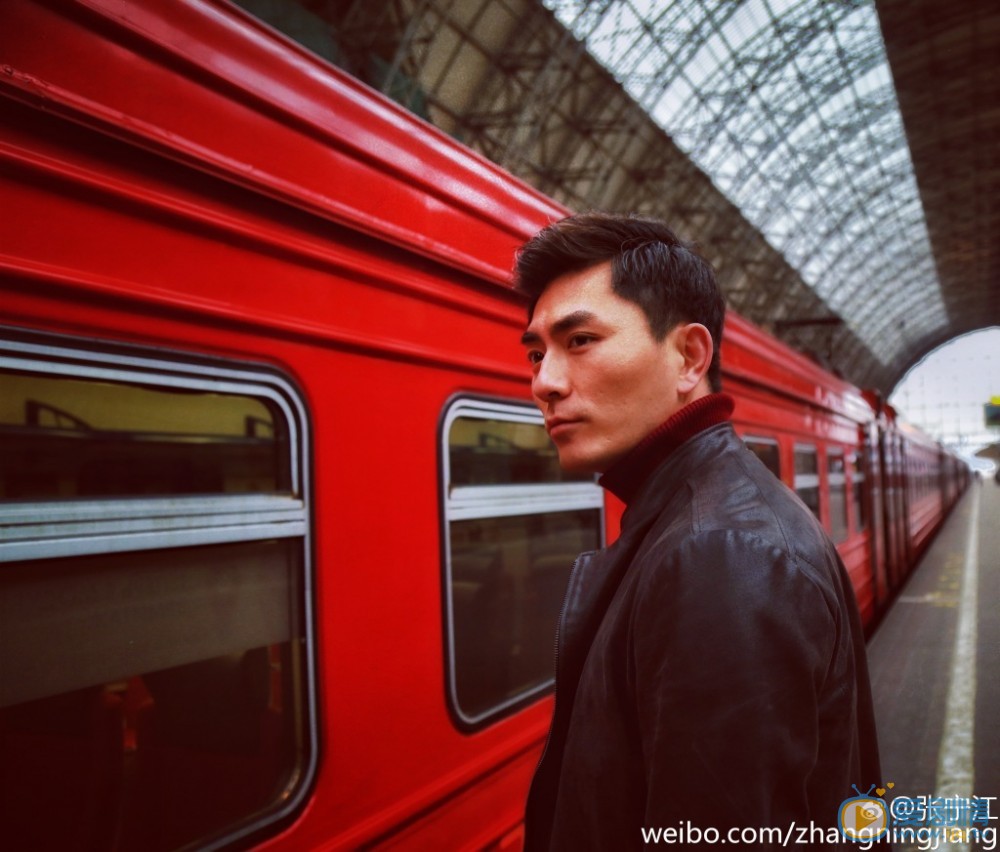 张宁江旅行街拍照 张宁江高清写真_张宁江高清剧照