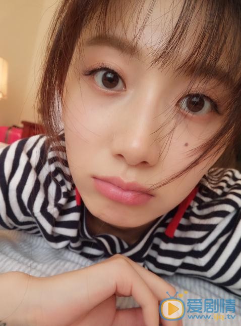蒲萄搞怪卖萌照 蒲萄高清写真_蒲萄高清剧照