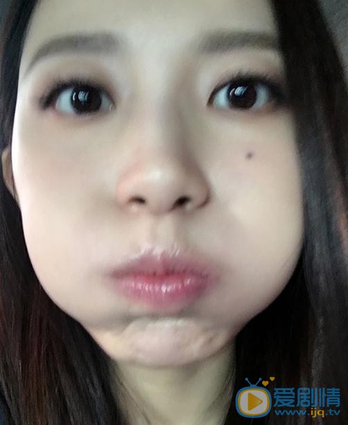 蒲萄搞怪卖萌照 蒲萄高清写真_蒲萄高清剧照