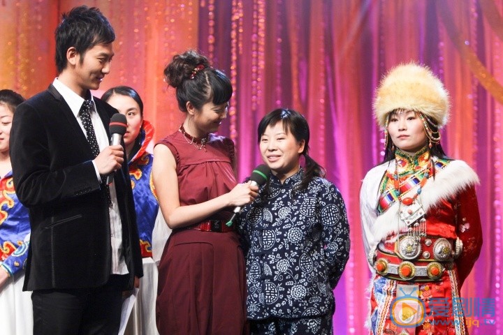 王若麟主持节目照 王若麟高清写真_王若麟高清剧照
