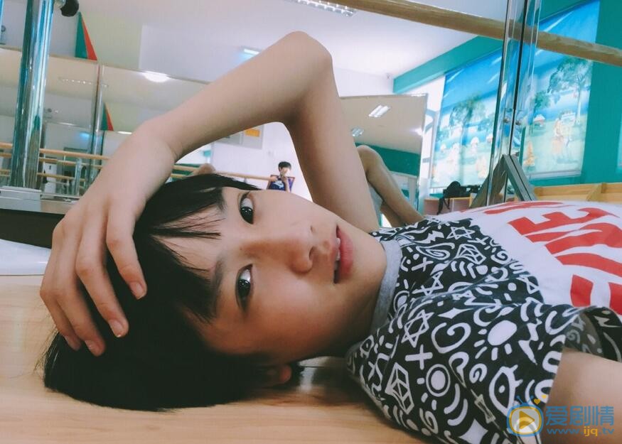 敖子逸搞怪照 敖子逸高清写真_敖子逸高清剧照