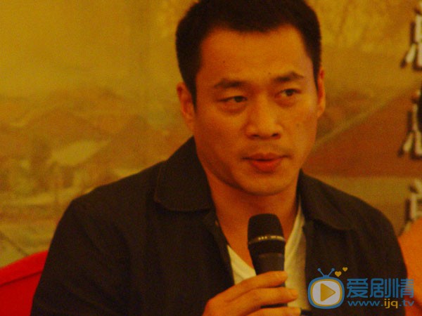 丁海峰访谈节目照 丁海峰访谈节目照