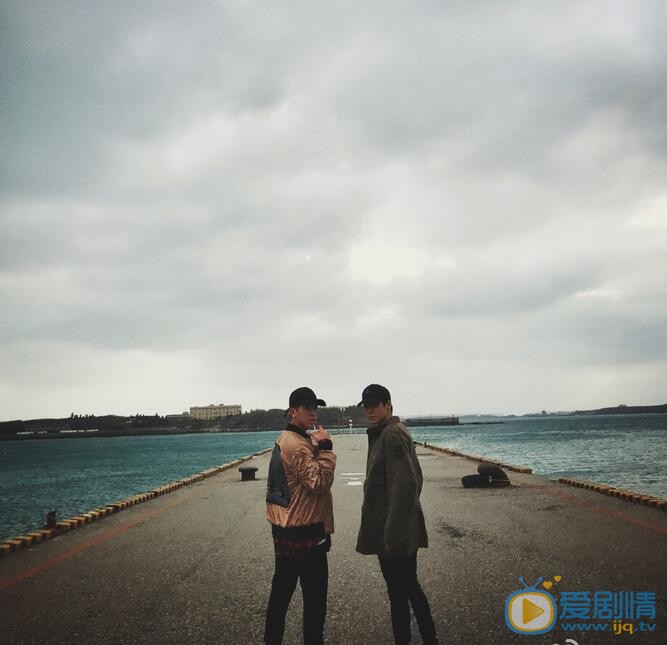 符龙飞与人合照 符龙飞高清写真_符龙飞高清剧照