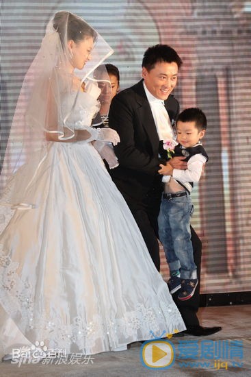 刘小锋和朱墨结婚照 刘小锋高清写真_刘小锋高清剧照