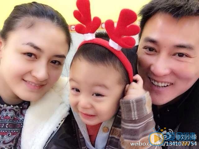 刘小锋全家福 刘小锋高清写真_刘小锋高清剧照