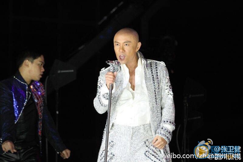 张卫健演唱会表演照 张卫健高清写真_张卫健高清剧照