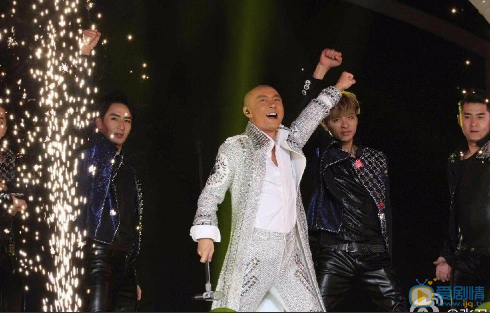 张卫健演唱会表演照 张卫健高清写真_张卫健高清剧照