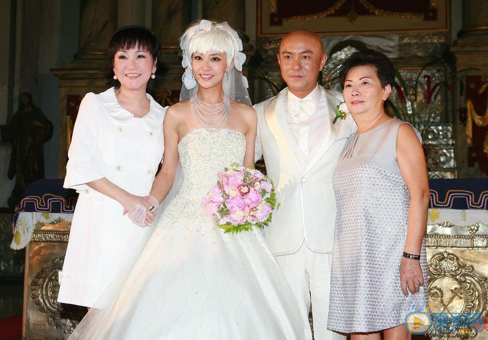 张卫健结婚照 张卫健高清写真_张卫健高清剧照
