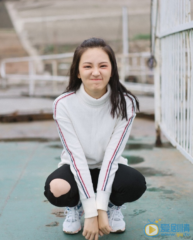 黄灿灿生活美照 黄灿灿高清写真_黄灿灿高清剧照