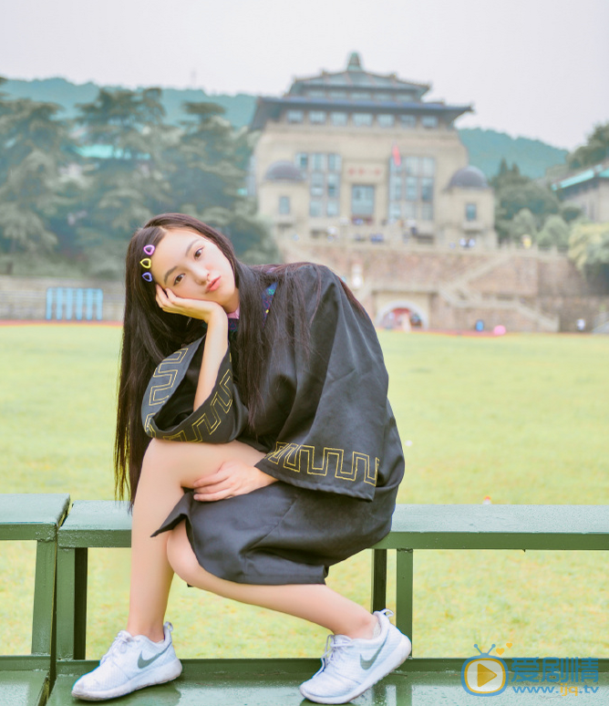 黄灿灿毕业照 黄灿灿高清写真_黄灿灿高清剧照