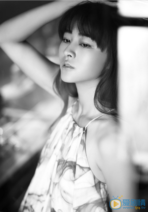 小斯琴高娃黑白写真 小斯琴高娃高清写真_小斯琴高娃高清剧照