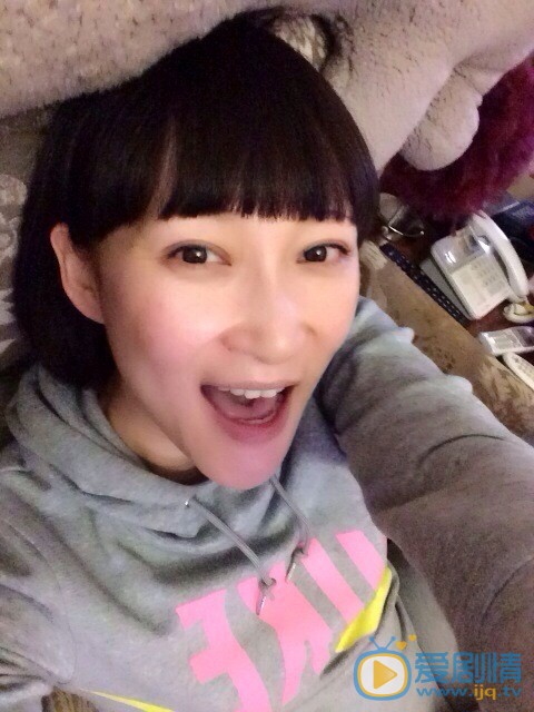 孙嘉夸张表情包
