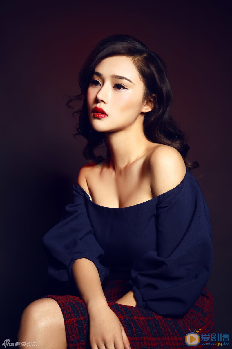 蓝格妩媚性感写真