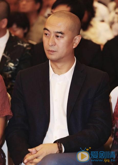张嘉译光头活动照 张嘉译高清写真_张嘉译高清剧照