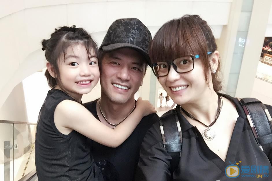 吴卓翰个人资料简介 吴卓翰老婆郭翔宇及女儿全家福