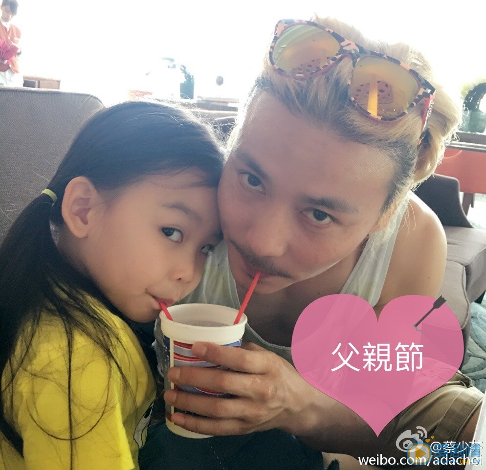 蔡少芬全家福 蔡少芬高清写真_蔡少芬高清剧照