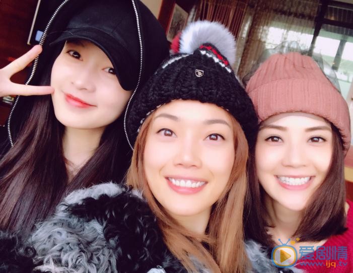 蔡卓妍友人合照 蔡卓妍高清写真_蔡卓妍高清剧照
