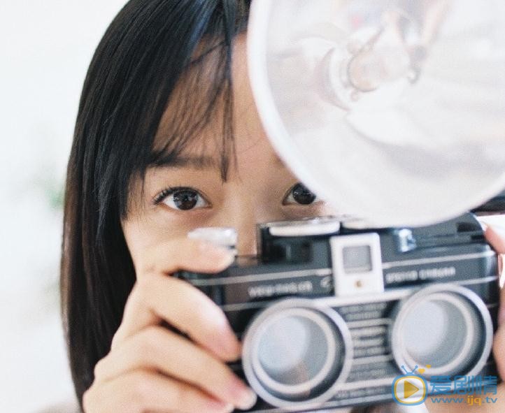 何泓姗文艺街拍写真 何泓姗高清写真_何泓姗高清剧照