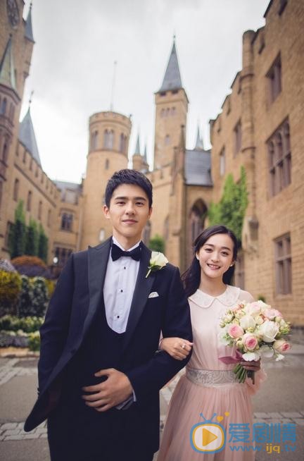 何泓姗参加婚礼照 何泓姗高清写真_何泓姗高清剧照