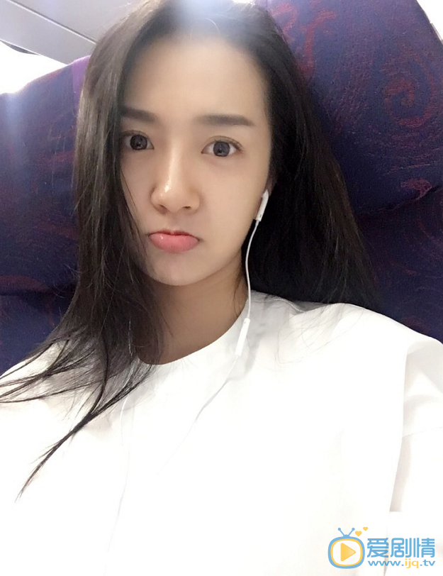 许龄月卖萌照 许龄月高清写真_许龄月高清剧照