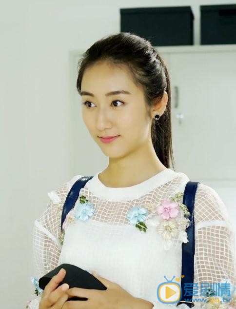 蒋方婷《黄大妮》剧照 蒋方婷《2015花千骨》剧照