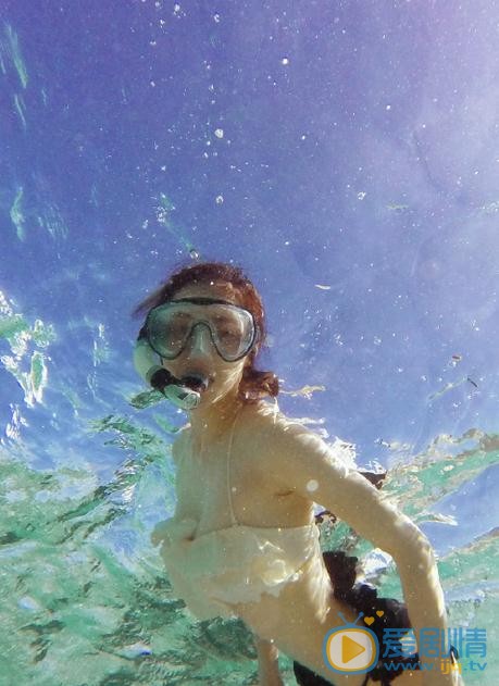 钟楚曦海中照 钟楚曦海中照