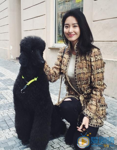 杨采钰生活照