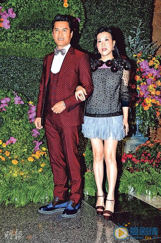 吕良伟吕良伟和妻子同框 吕良伟高清写真_吕良伟高清剧照