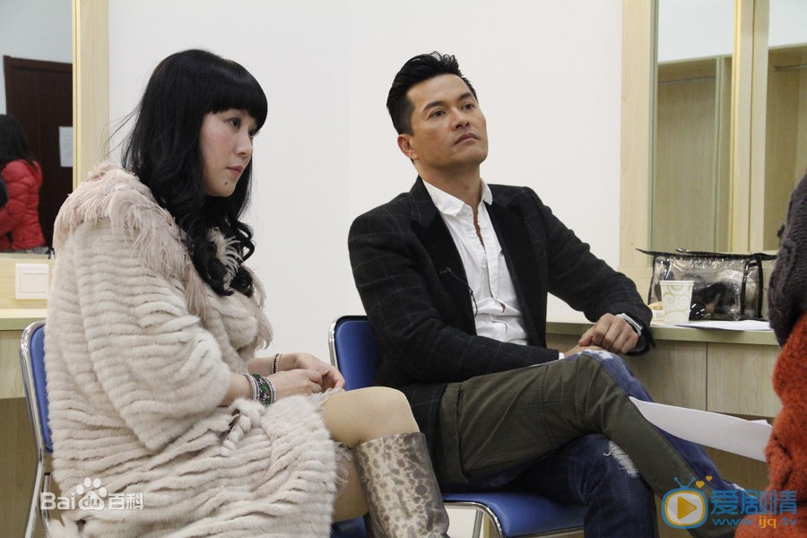 吕良伟吕良伟和妻子同框 吕良伟高清写真_吕良伟高清剧照