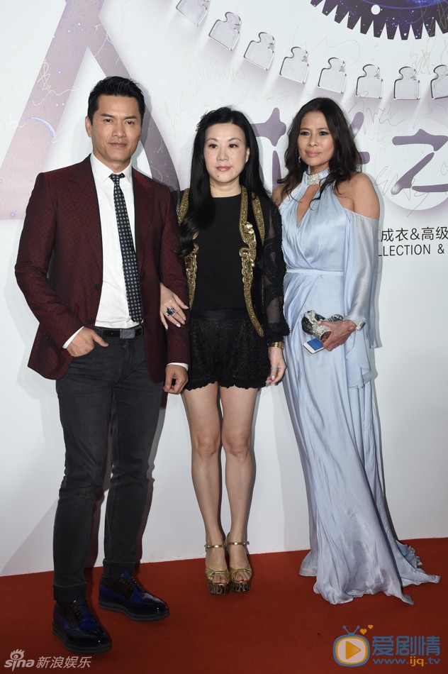 吕良伟吕良伟和妻子同框 吕良伟高清写真_吕良伟高清剧照