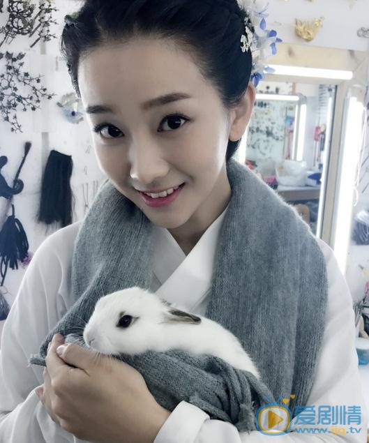 陈晨宠物合照 陈晨高清写真_陈晨高清剧照