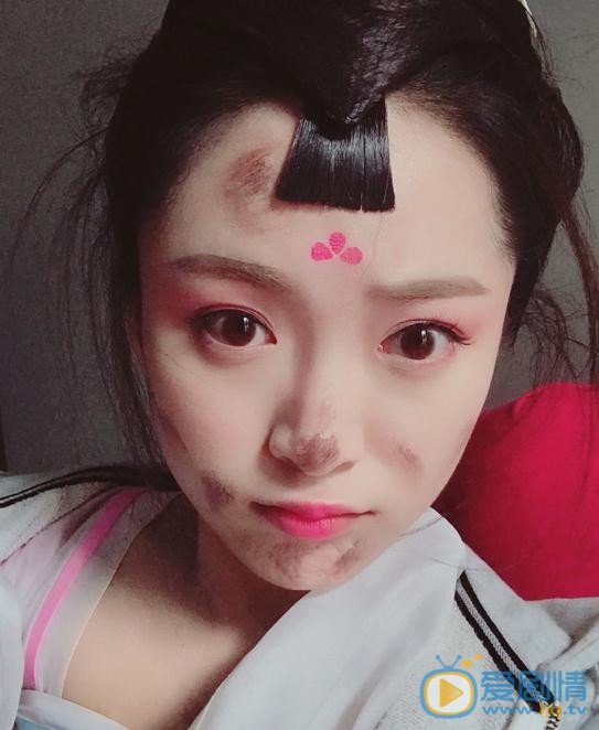 韩玖诺片场照 韩玖诺片场照