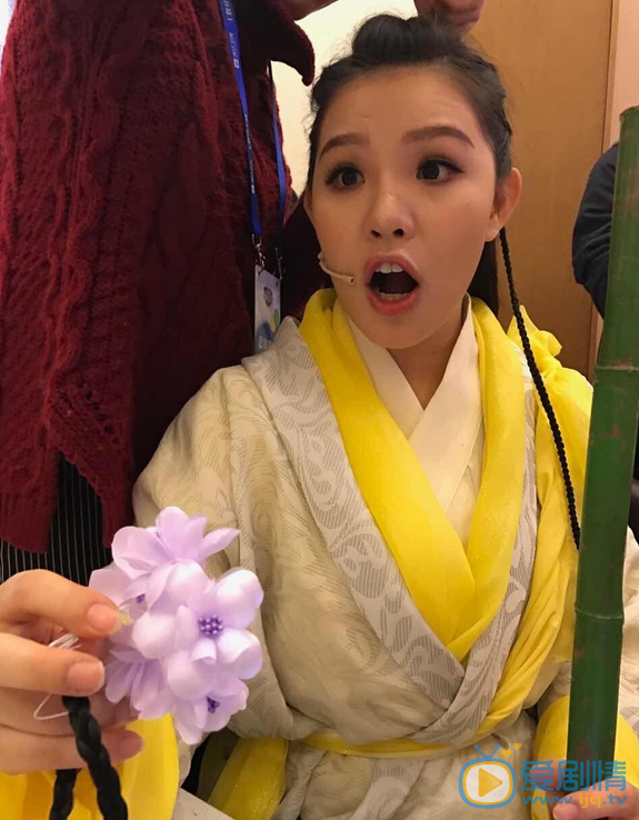 谢依霖搞怪照 谢依霖高清写真_谢依霖高清剧照