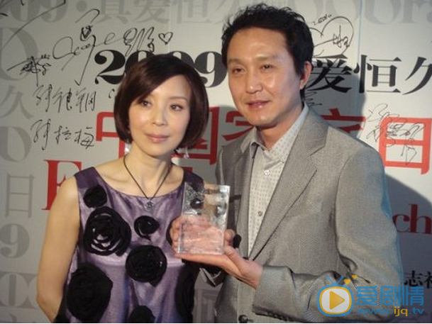 吴刚老婆岳秀清 吴刚高清写真_吴刚高清剧照