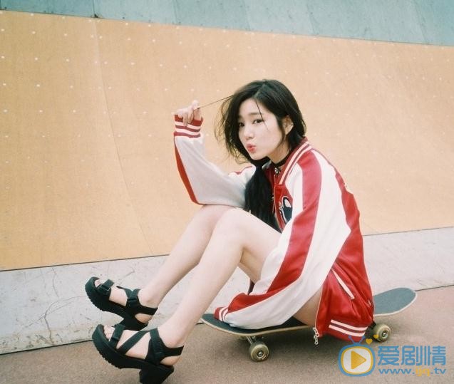李侑菲NUOVO品牌代言照 李侑菲高清写真_李侑菲高清剧照