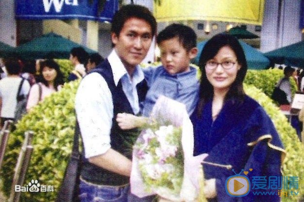 马德钟全家福 马德钟高清写真_马德钟高清剧照