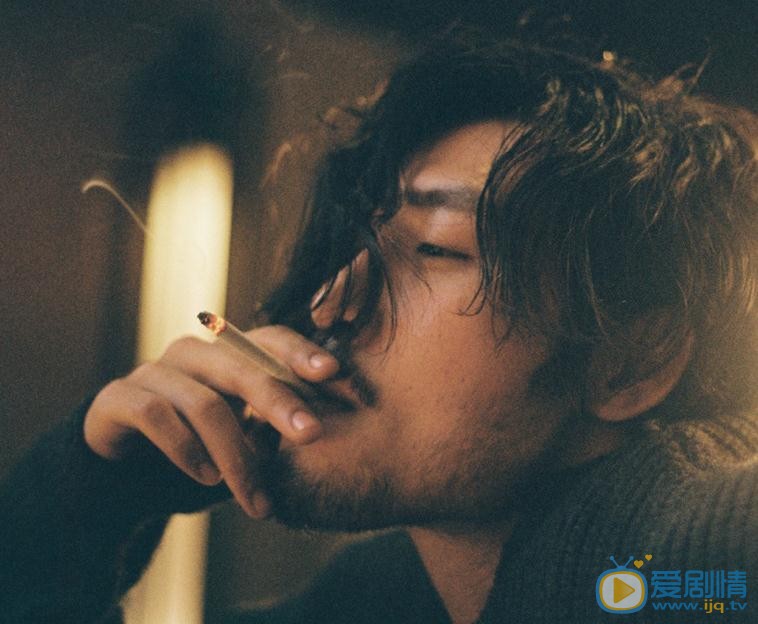 白翔颓废写真 白翔高清写真_白翔高清剧照