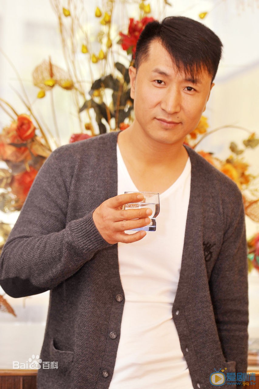 张笑君帅气写真 张笑君高清写真_张笑君高清剧照