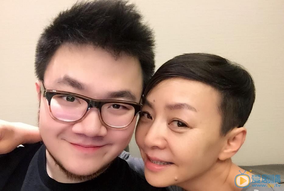 巴图母子同框照 巴图高清写真_巴图高清剧照