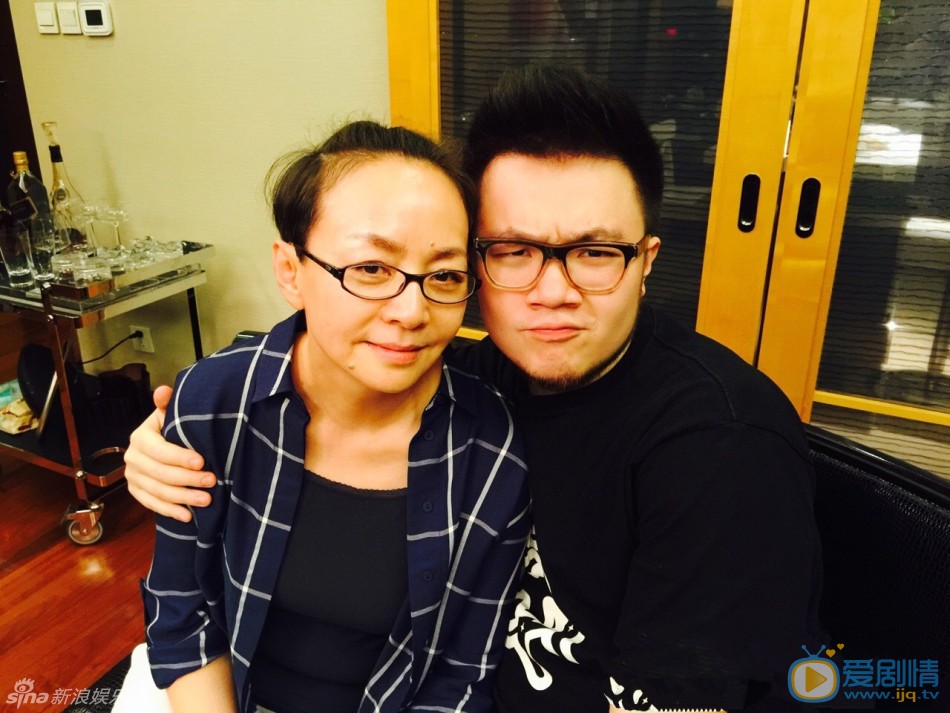 巴图母子同框照 巴图高清写真_巴图高清剧照