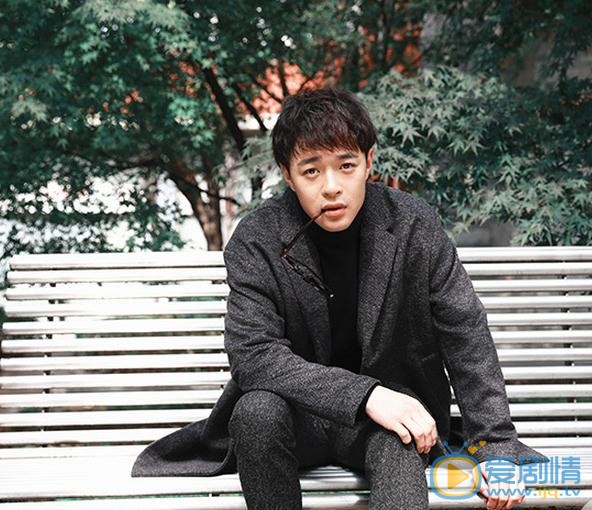 董春辉时尚街拍 董春辉高清写真_董春辉高清剧照