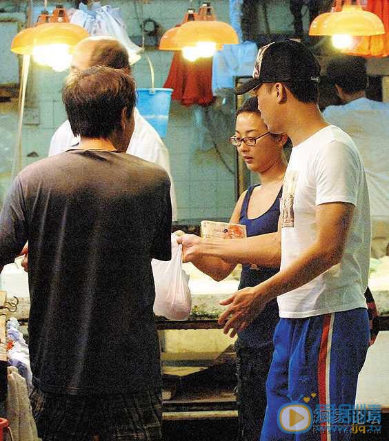 谢天华夫妻同框照 谢天华高清写真_谢天华高清剧照