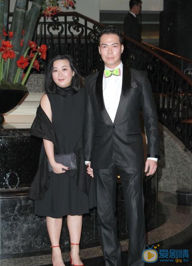 谢天华夫妻同框照 谢天华高清写真_谢天华高清剧照