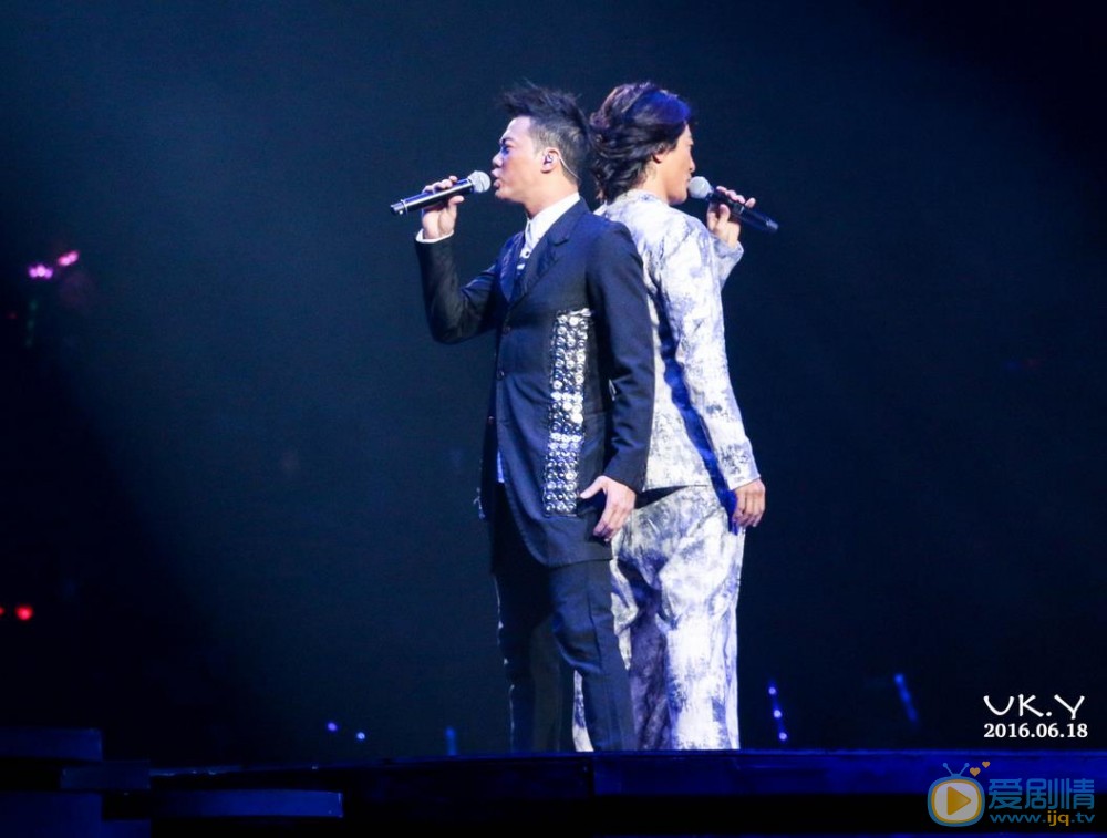 谢天华演唱会大片 谢天华高清写真_谢天华高清剧照