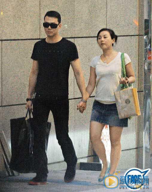 谢天华夫妻同框照 谢天华高清写真_谢天华高清剧照