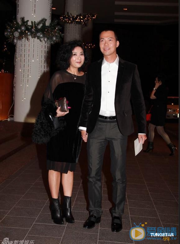谢天华夫妻同框照 谢天华高清写真_谢天华高清剧照