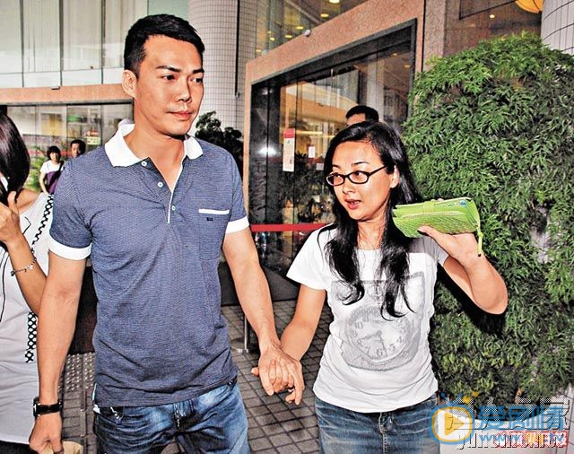 谢天华夫妻同框照 谢天华高清写真_谢天华高清剧照