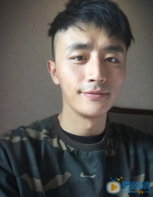 张皓然生活照 张皓然高清写真_张皓然高清剧照