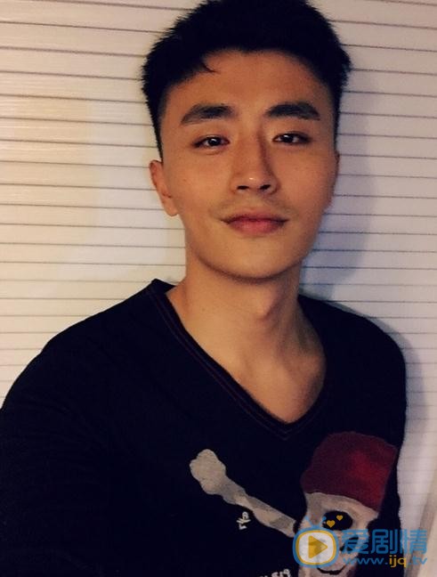 张皓然生活照 张皓然高清写真_张皓然高清剧照